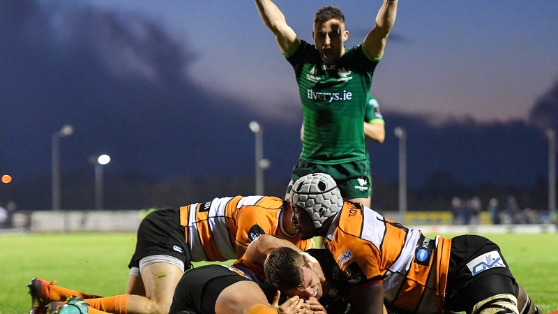 Tom Farrell scores Connacht's third try