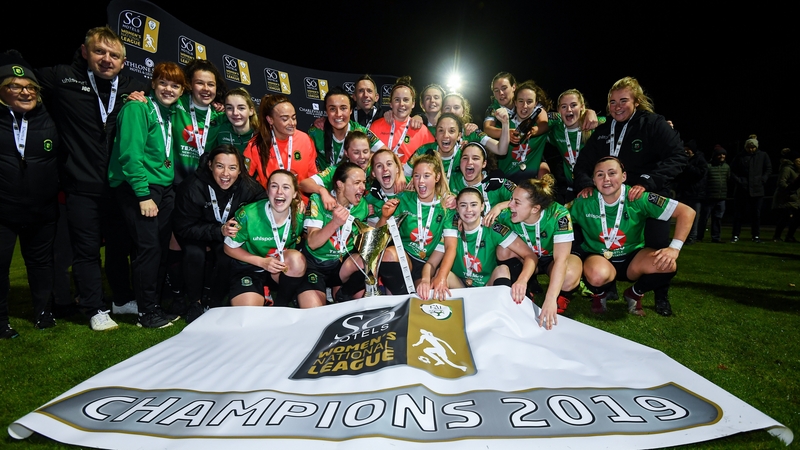 Peamount United players celebrate