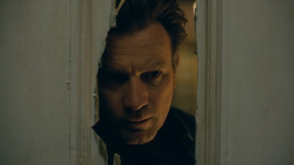 Doctor Sleep centres on a now grown up Dan(ny) Torrance (Ewan McGregor) as he struggles with alcohol addiction and the horrors of his past