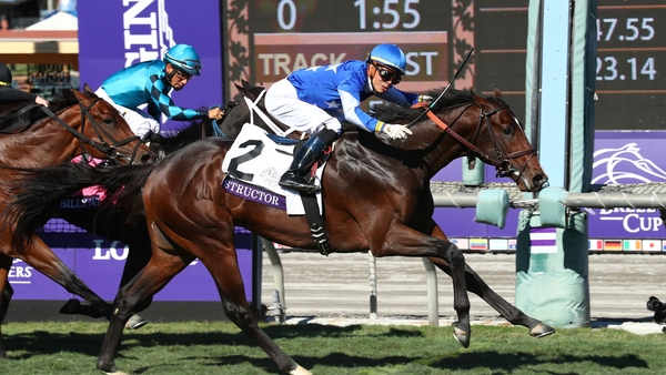 Structor hits the wire at Santa Anita