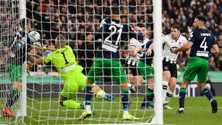Brian Gartland sees his header saved by Alan Mannus