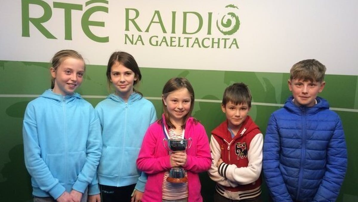 Leannaí Chorca Dhuibhne ag an Oireachtas. 
