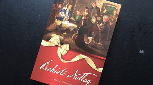 Leabhar nua Órchiste Nollag seolta i gCorca Dhuibhe