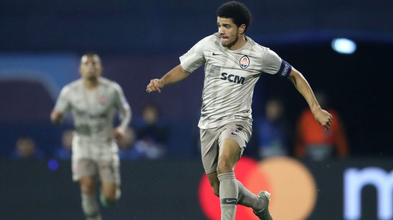 Taison's red card remains a source of controversy