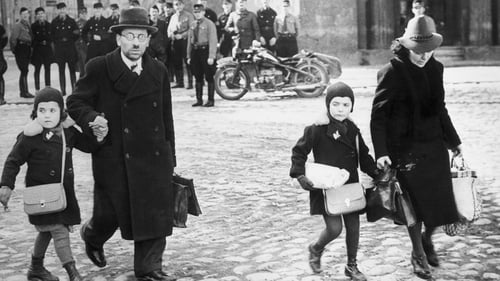 A refugee family leaving Memel in Lithuania in June 1939 after the German ultimatum. Photo: Getty Images