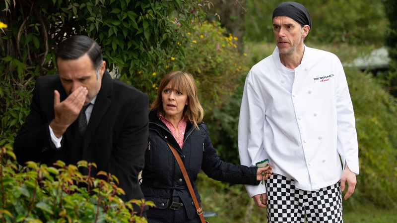 Marlon hits Graham on Emmerdale