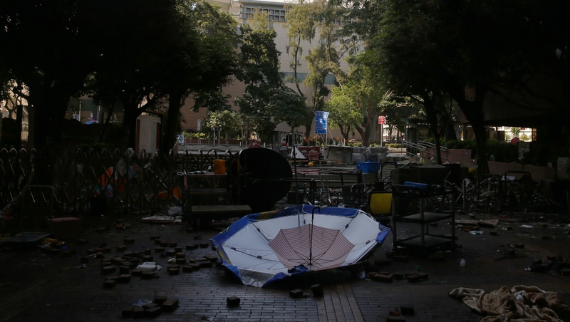 The few remaining protesters trapped in the campus have vowed not to surrender