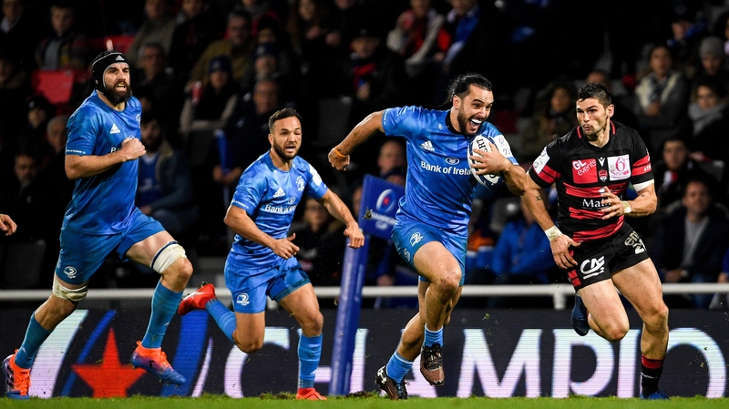 James Lowe goes on a charge against Lyon