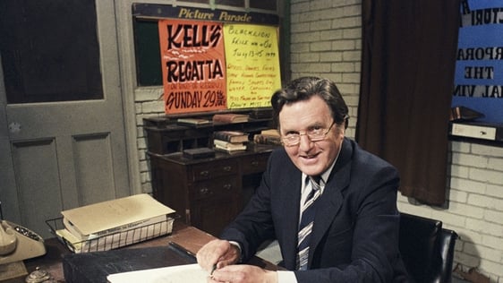 Frank Hall on the set of 'Hall's Pictorial Weekly'