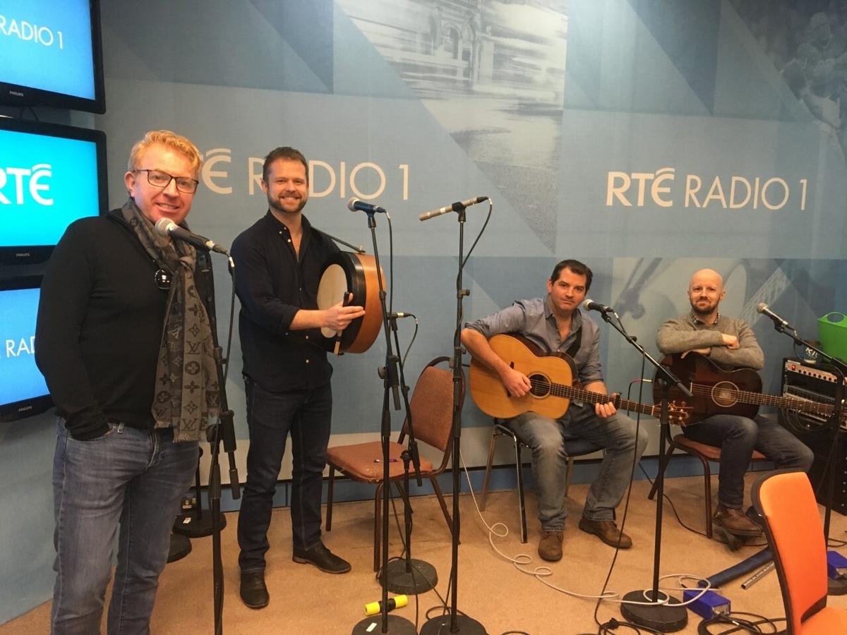 Live Music with Tommy Fleming 