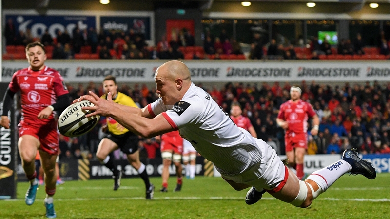 Matt Faddes takes his try