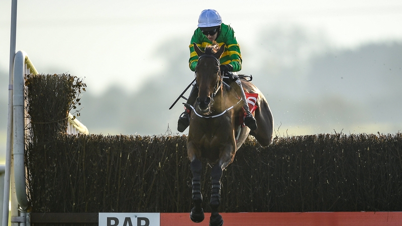Fakir D'oudairies, with Mark Walsh up, wins the Drinmore Chase