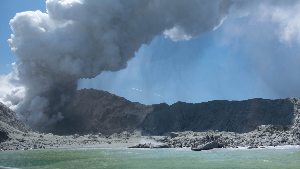 New Zealand volcano: At least five dead after White Island eruption