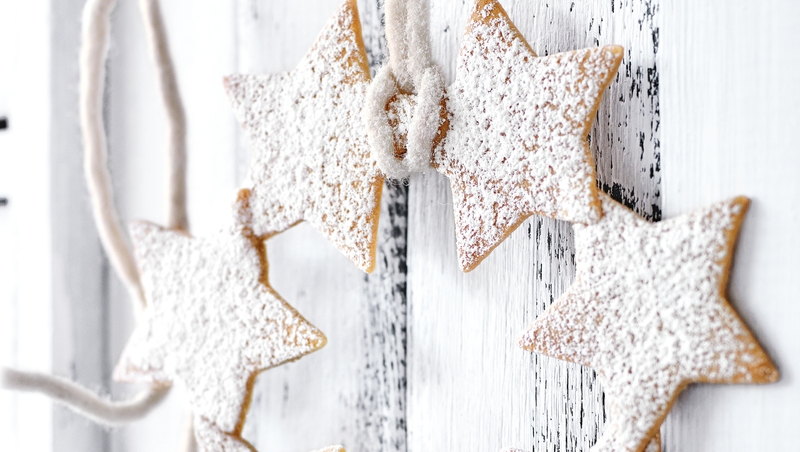 Undated Handout photo of vanilla star wreaths from Christmas Feasts and Treats by Donna Hay
