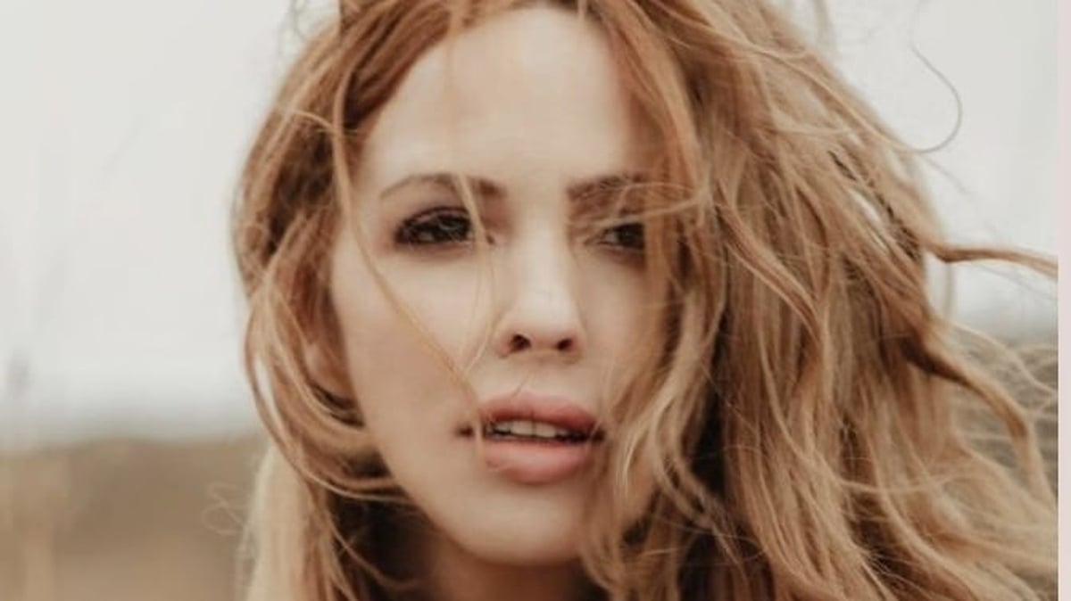 Lisa Lambe - National Anthem