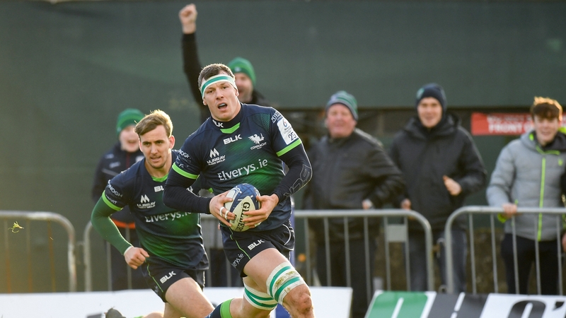 Robin Copeland runs in to score the winning try