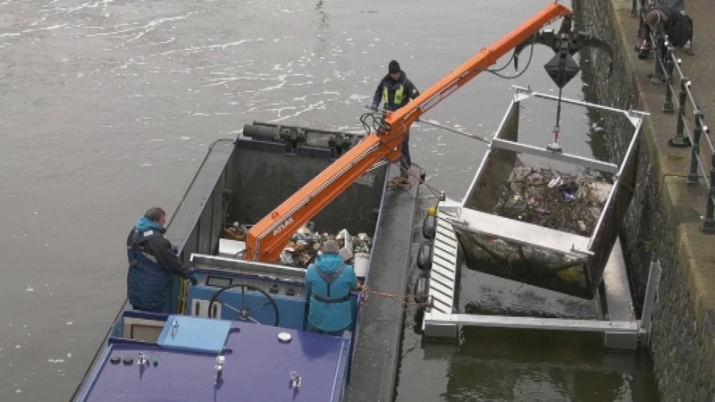 The bubbles do not interfere with passing boats, and do not pose a major obstacle for fish or birds
