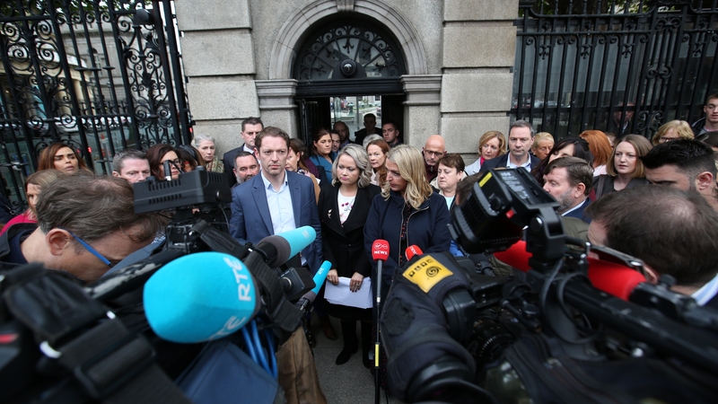 Stephen Teap, Lorraine Walsh and Vicky Phelan