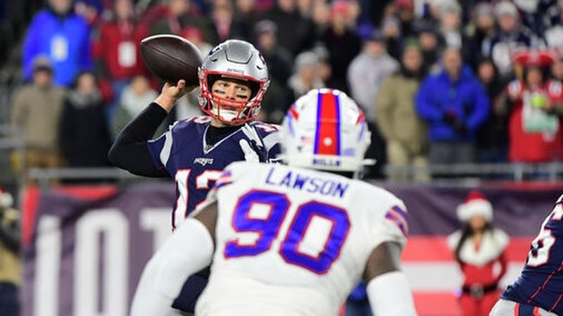 Tom Brady completed 26 of 33 passes for 271 yards