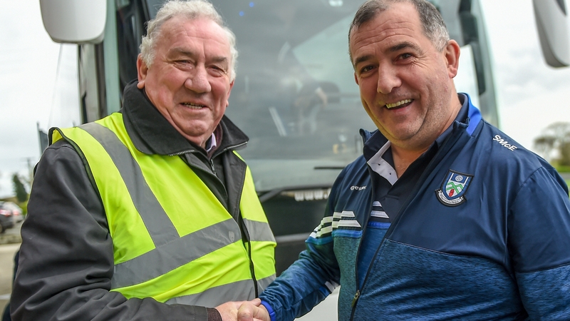 Monaghan manager Seamus McEnaney (r)