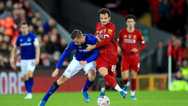 Pedro Chirivella battles with Gylfi Sigurdsson