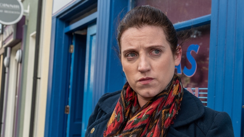 Mo is getting exasperated with David but later thinks better of it and wants to make things right between them.