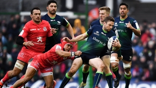 Jack Carty is tackled by Cheslin Kolbe of Toulouse