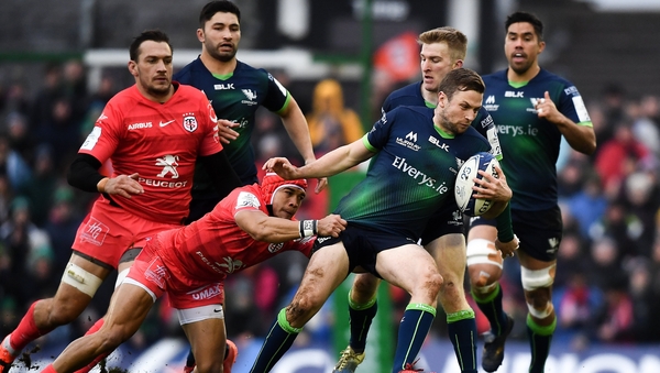 Jack Carty is tackled by Cheslin Kolbe of Toulouse