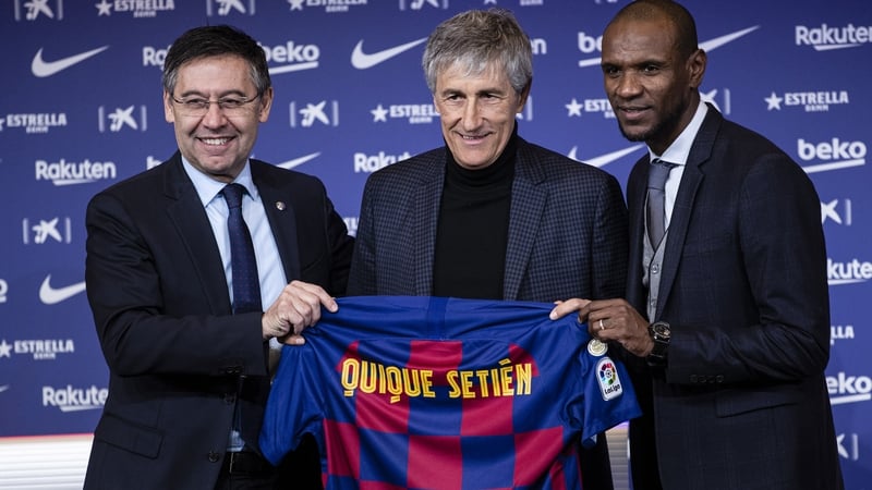 Former player Eric Abidal was on hand to present the new coach with a personalised jerse