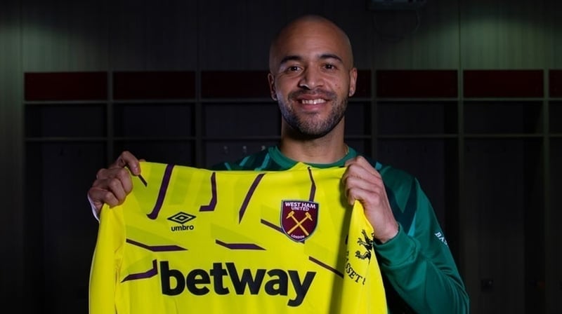 Darren Randolph is a West Ham player again