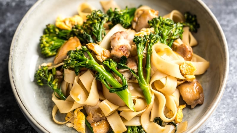 An immensely popular Thai street food dish that is super-simple to create at home in less than 15 minutes.