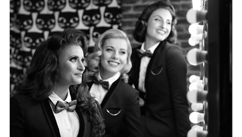 Belle Noir, with Irish singer Sarah Goodwin in middle