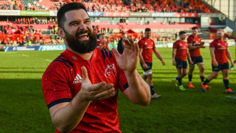 Kevin O'Byrne applauds supporters