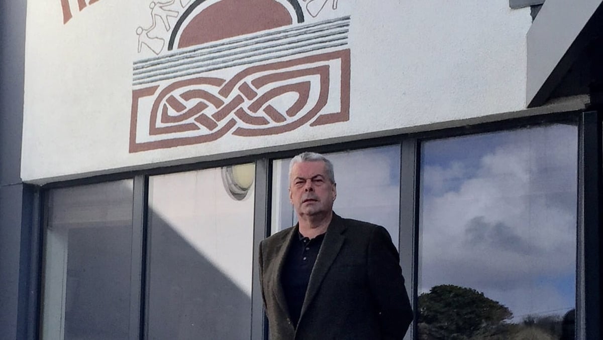 Seán Ó Coisdealbha, príomhfheidhmeannach, Muintearas. 