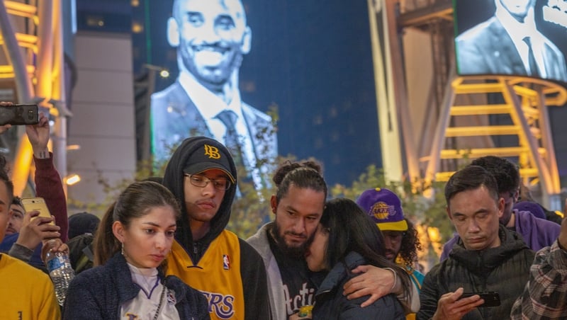 Fans gather to pay tribute to Kobe Bryant