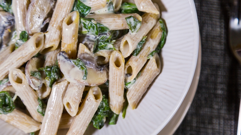 The cooked mushroom and spinach mixture would keep well in an airtight container for up to 3 days.