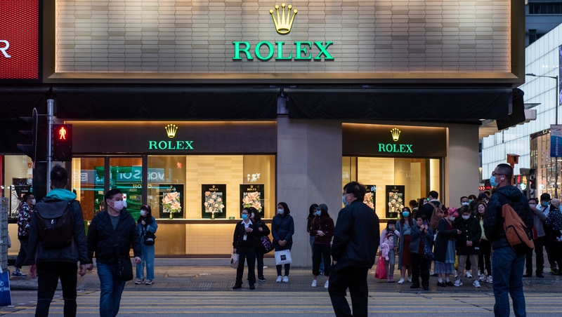 Chinese consumers account for between 33% and 35% of all luxury goods bought in the world in value terms