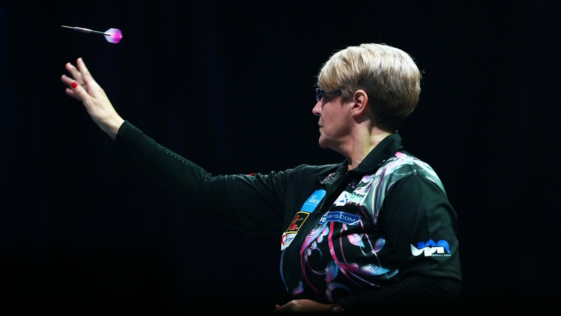 Lisa Ashton beat Christian Bunse to claim her first PDC Pro Tour victory.