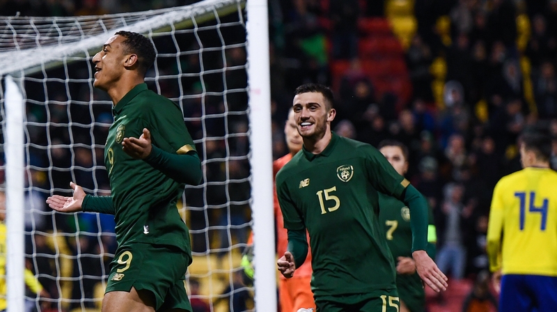 Adam Idah (L) in action for the Republic of Ireland Under-21s Troy Parrott