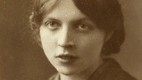 Unidentified young woman wearing Cumann na mBan pin. Image courtesy of the National Library of Ireland