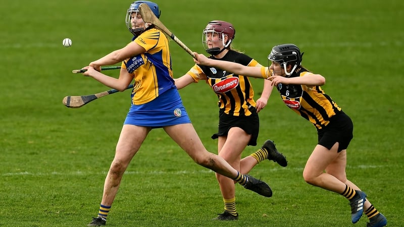 Aine O'Loughlin (L) was the Clare goalscorer