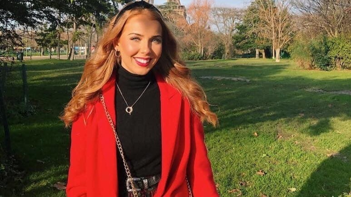 Oidis gan aon fheoil : Nicola Ní Bhaoill