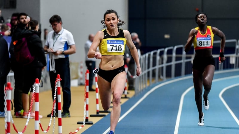 Phil Healy (l) on her way to winning the Senior Women's 200m