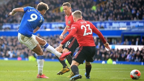 Dominic Calvert-Lewin shot but Gylfi Sigurdsson was sitting on the ground and judged to be offside