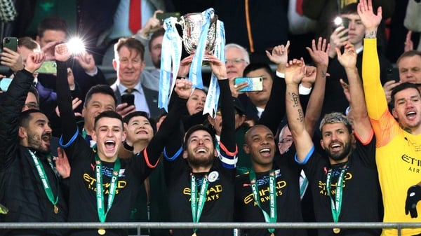 David Silva lifts the Carabao Cup