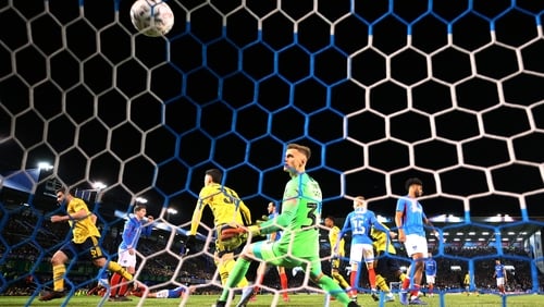 Sokratis Papastathopoulos scores for Arsenal
