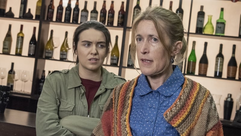 Sorcha sets a trap for her mother with her purse but Sadie doesn't take the bait . .