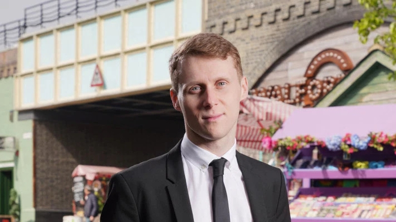 Jay asks Lola to marry him