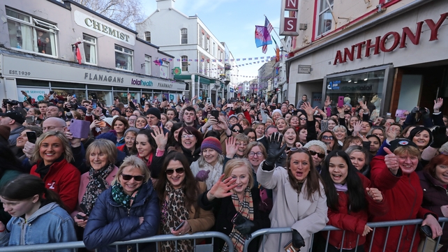 Local Galwegians wait for the Duke and Duchess of Cambridge on Shop Street