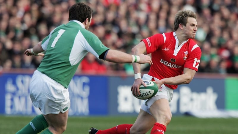 Matthew J Watkins playing against Ireland at Lansdowne Road in February 2006